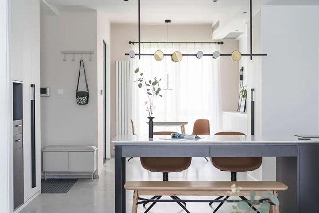 裝修餐廳時，餐桌怎么搭配才好看？