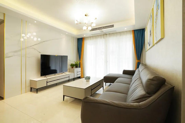 現(xiàn)代簡約三室兩廳，裹著裊裊茶香，演繹優(yōu)雅的生活格調(diào)